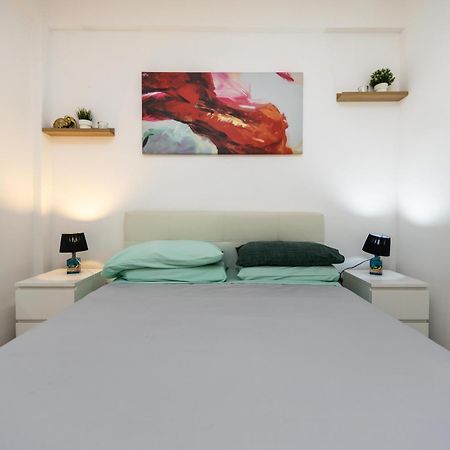 Lotus - Appartamento Sul Mare A Ostia Con Giardino Relax Zewnętrze zdjęcie