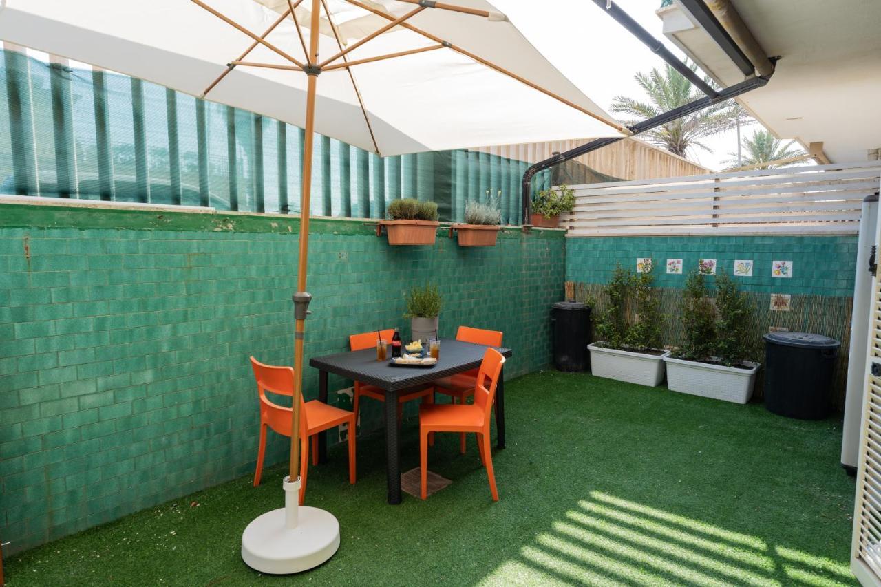 Lotus - Appartamento Sul Mare A Ostia Con Giardino Relax Zewnętrze zdjęcie